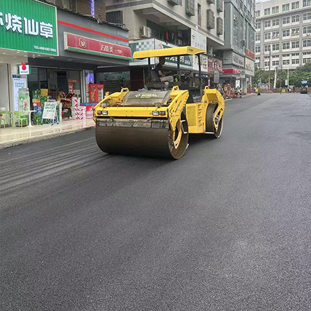 道路瀝青攤鋪